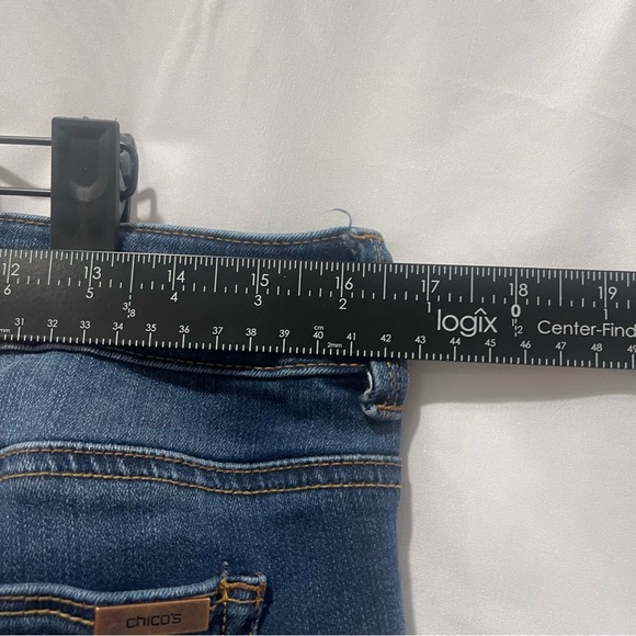 Chico’s So Slimming Women's Dark Blue Flare Jeans Sz 1 (8-10) - Picture 8 of 10